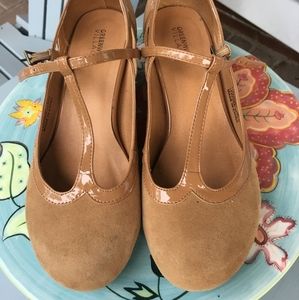 Vintage Styled Camel Shoes